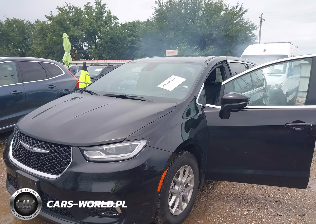 2026 Chrysler Pacifica Select VIN:2C4RC1BGXTR209660 - 6
