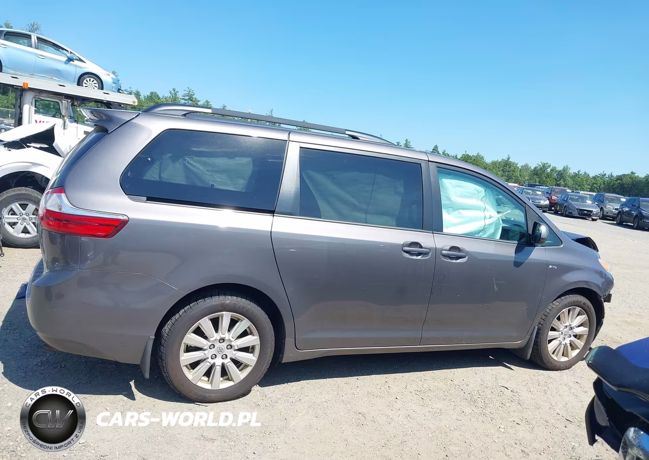 2017 Toyota Sienna Le 7 Passenger VIN:5TDJZ3DCXHS150027 - 14