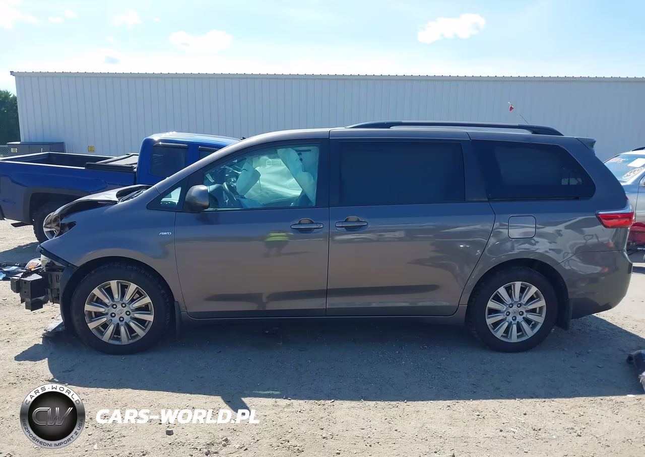 2017 Toyota Sienna Le 7 Passenger VIN:5TDJZ3DCXHS150027 - 15