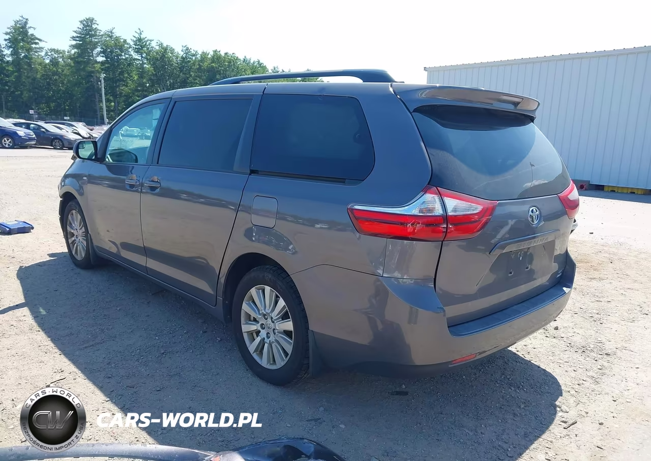 2017 Toyota Sienna Le 7 Passenger VIN:5TDJZ3DCXHS150027 - 3