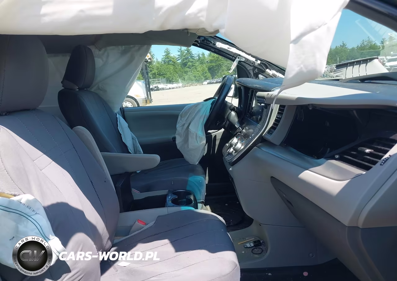 2017 Toyota Sienna Le 7 Passenger VIN:5TDJZ3DCXHS150027 - 5