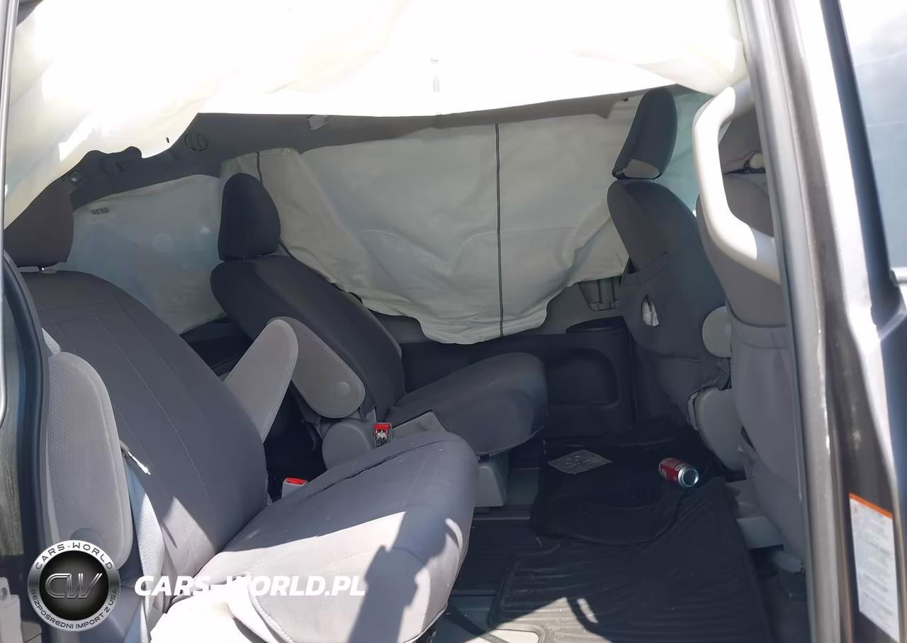 2017 Toyota Sienna Le 7 Passenger VIN:5TDJZ3DCXHS150027 - 8