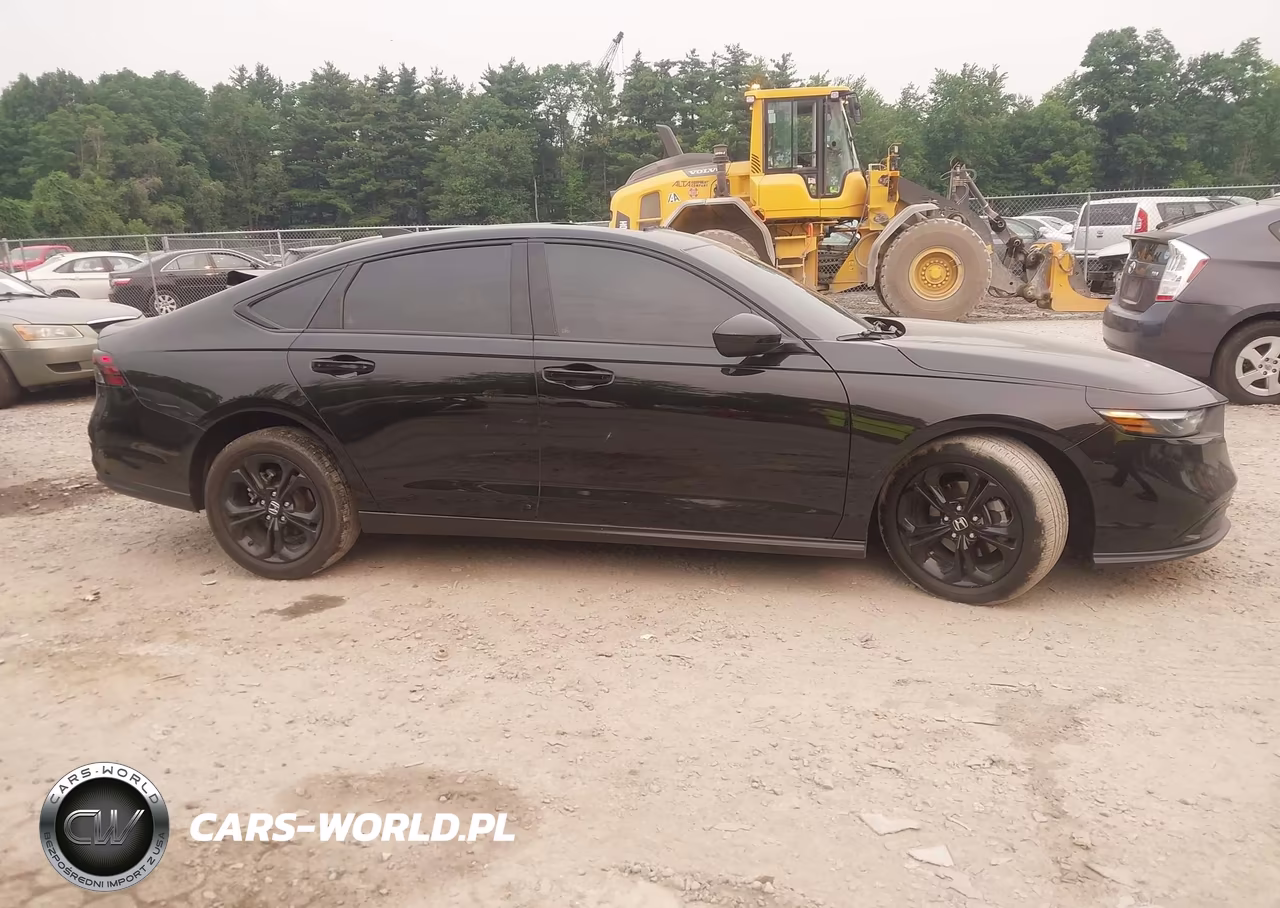 2025 Honda Accord Se VIN:1HGCY1F4XSA061389 - 13