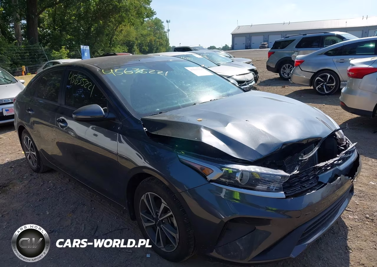 2024 Kia Forte Lxs – zdjęcie 1 z 16