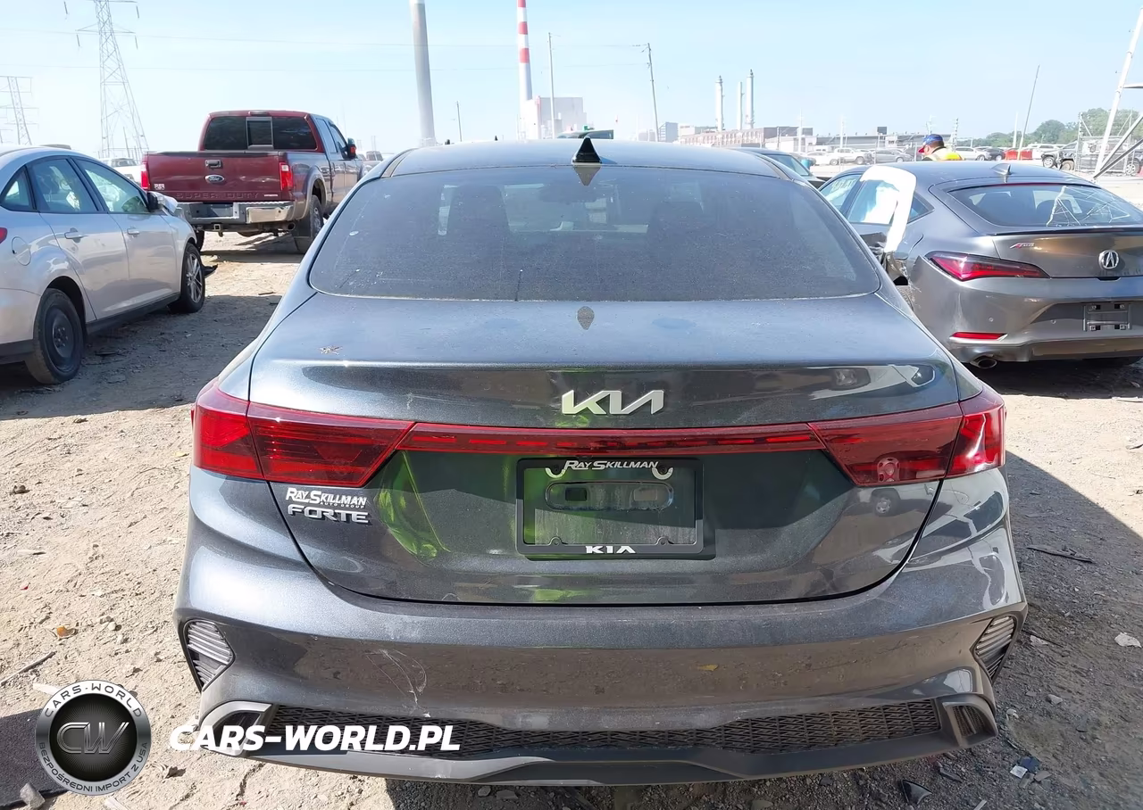 2024 Kia Forte Lxs VIN:3KPF24AD6RE767675 - 16