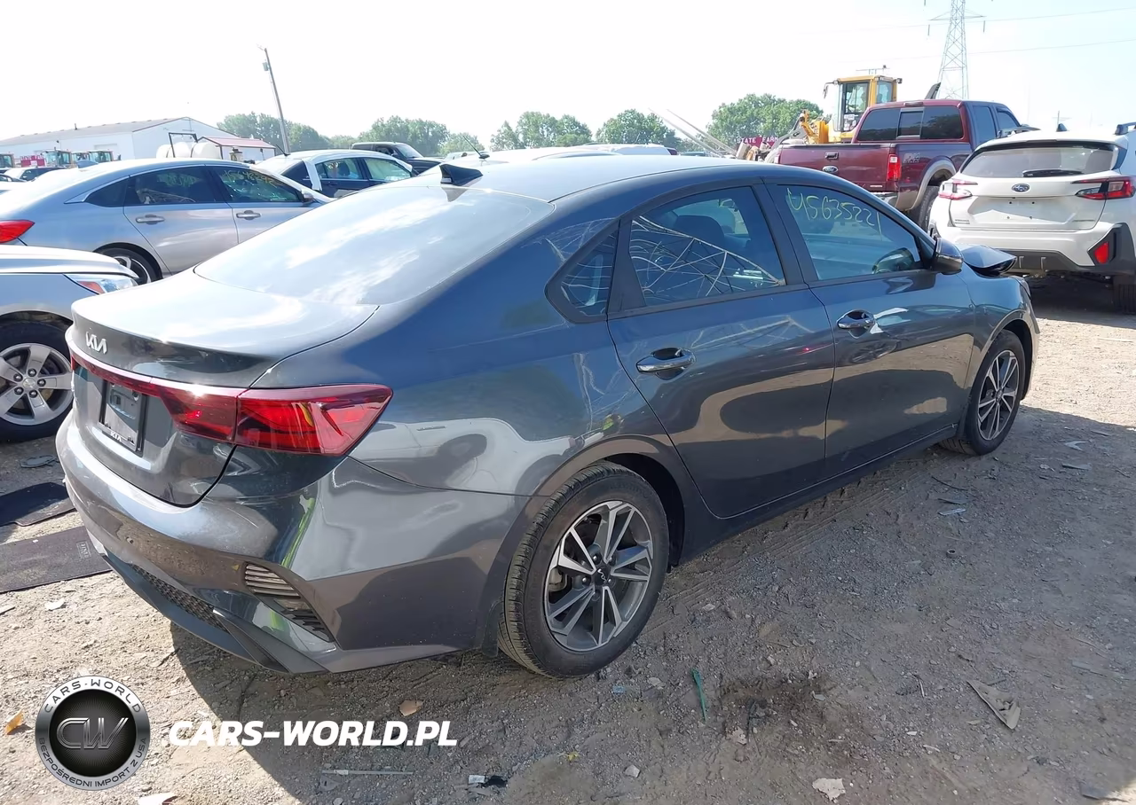 2024 Kia Forte Lxs VIN:3KPF24AD6RE767675 - 4