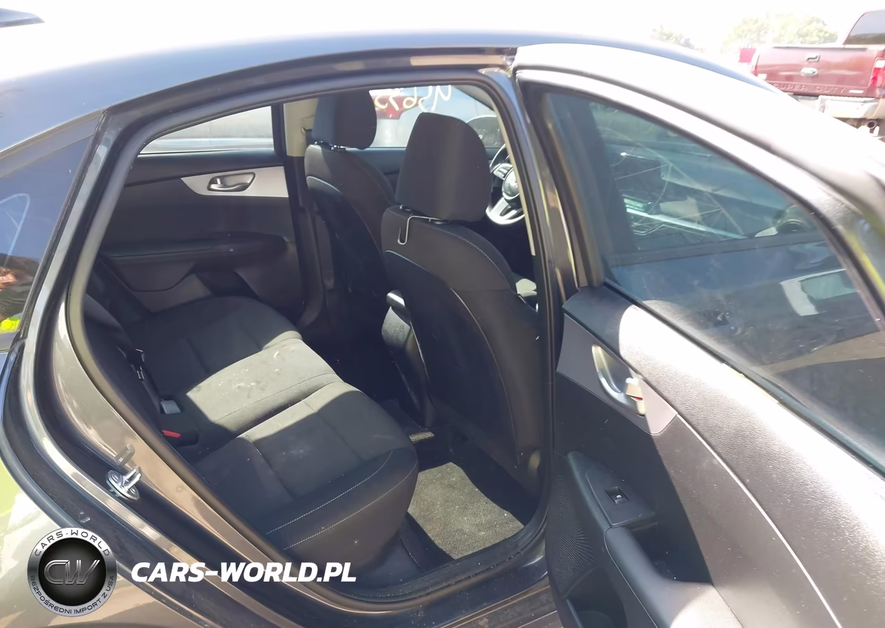 2024 Kia Forte Lxs VIN:3KPF24AD6RE767675 - 8