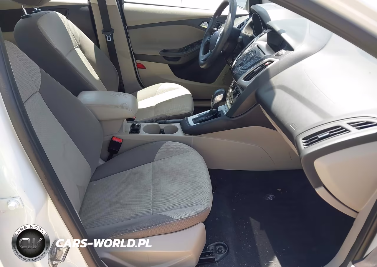 2014 Ford Focus Se VIN:1FADP3F28EL416638 - 5