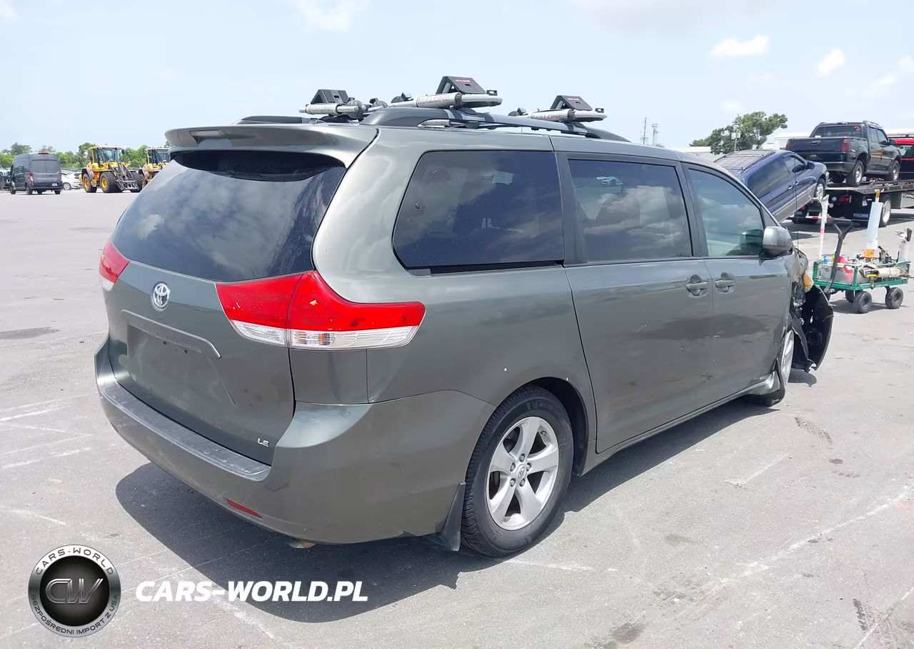 2011 Toyota Sienna Le V6 VIN:5TDKK3DC6BS156309 - 4