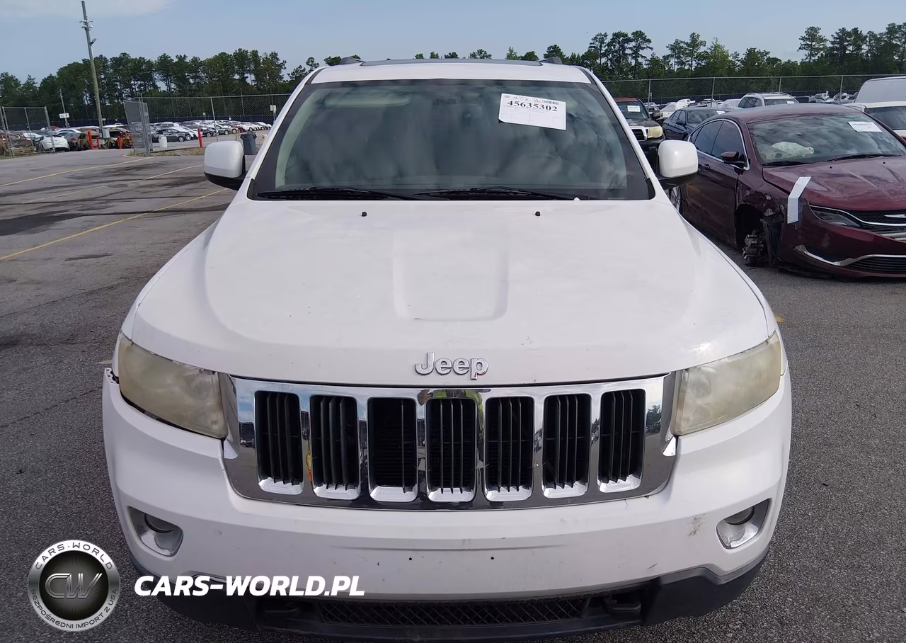 2013 Jeep Grand Cherokee Laredo VIN:1C4RJFAT9DC646142 - 12
