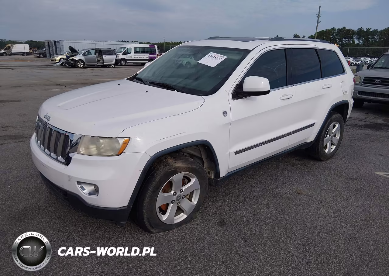 2013 Jeep Grand Cherokee Laredo VIN:1C4RJFAT9DC646142 - 2