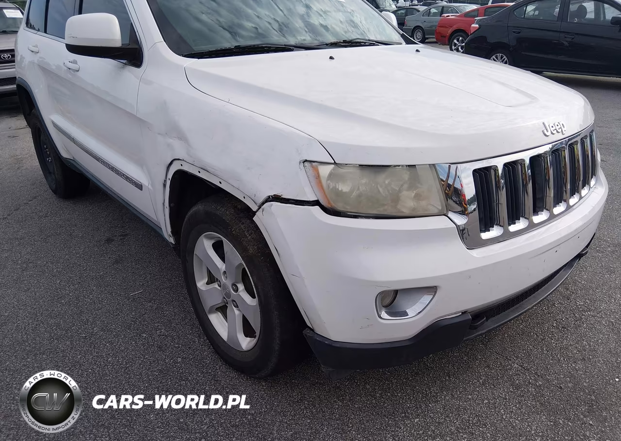 2013 Jeep Grand Cherokee Laredo VIN:1C4RJFAT9DC646142 - 6