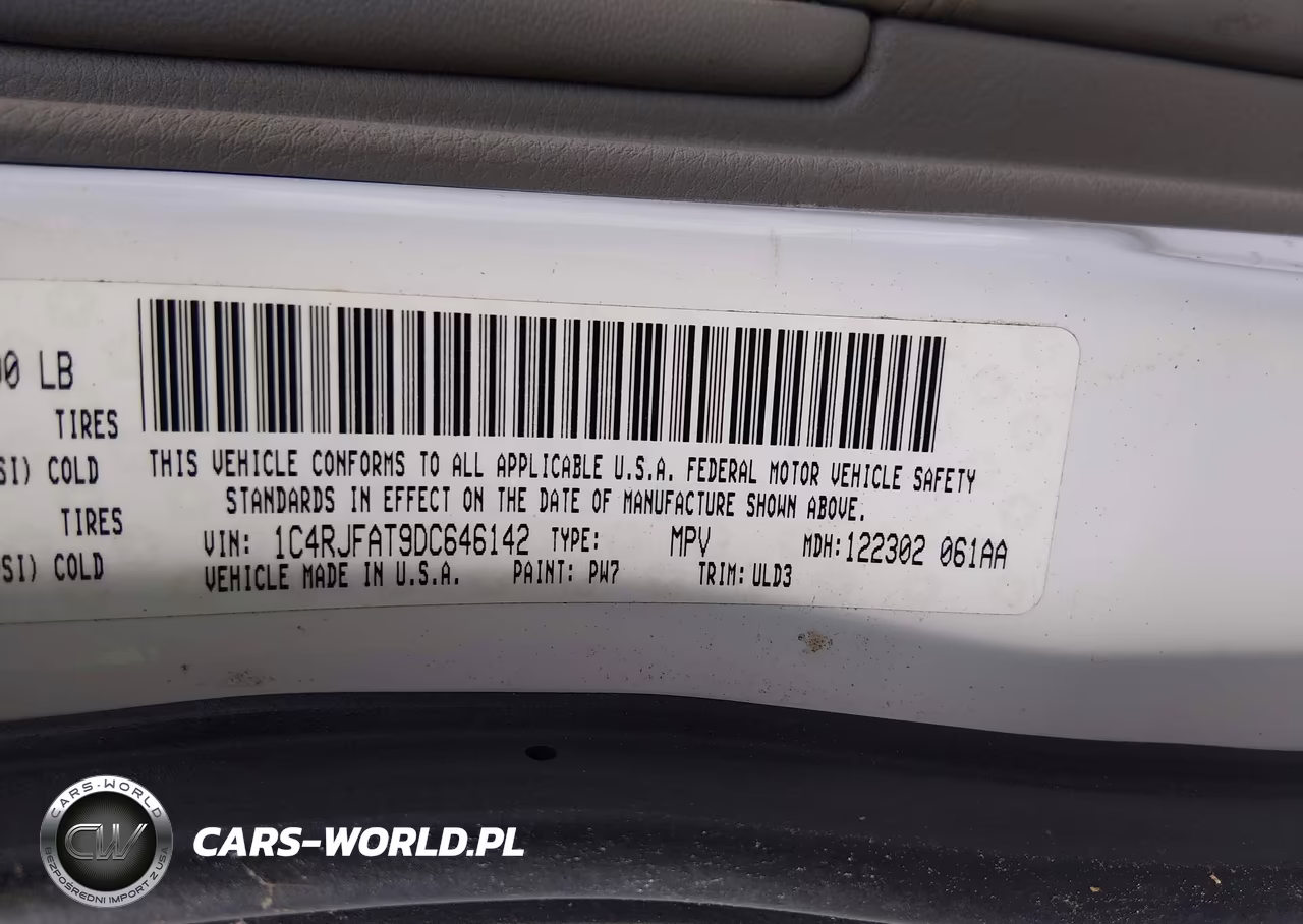 2013 Jeep Grand Cherokee Laredo VIN:1C4RJFAT9DC646142 - 9