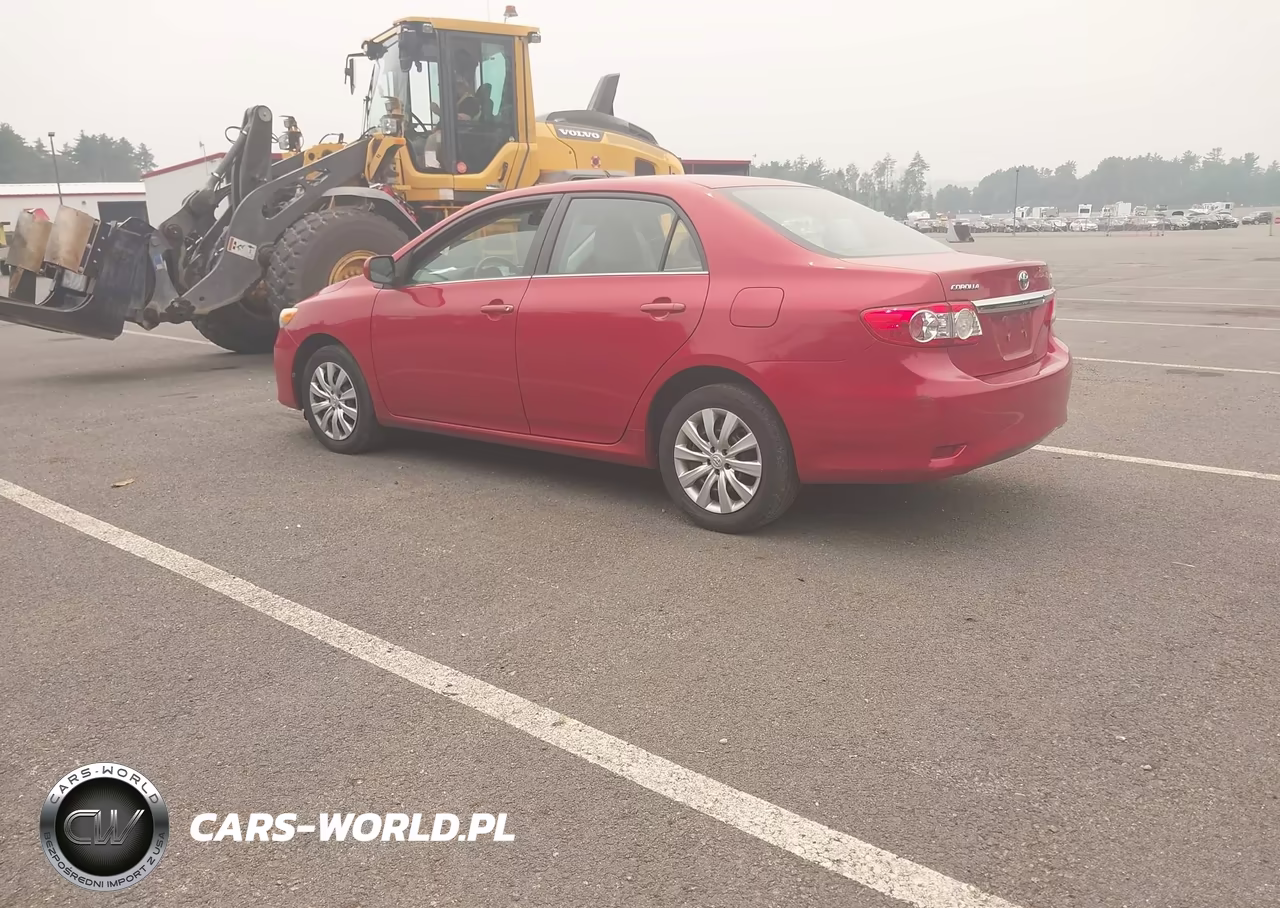 2013 Toyota Corolla Le VIN:2T1BU4EE6DC031998 - 3