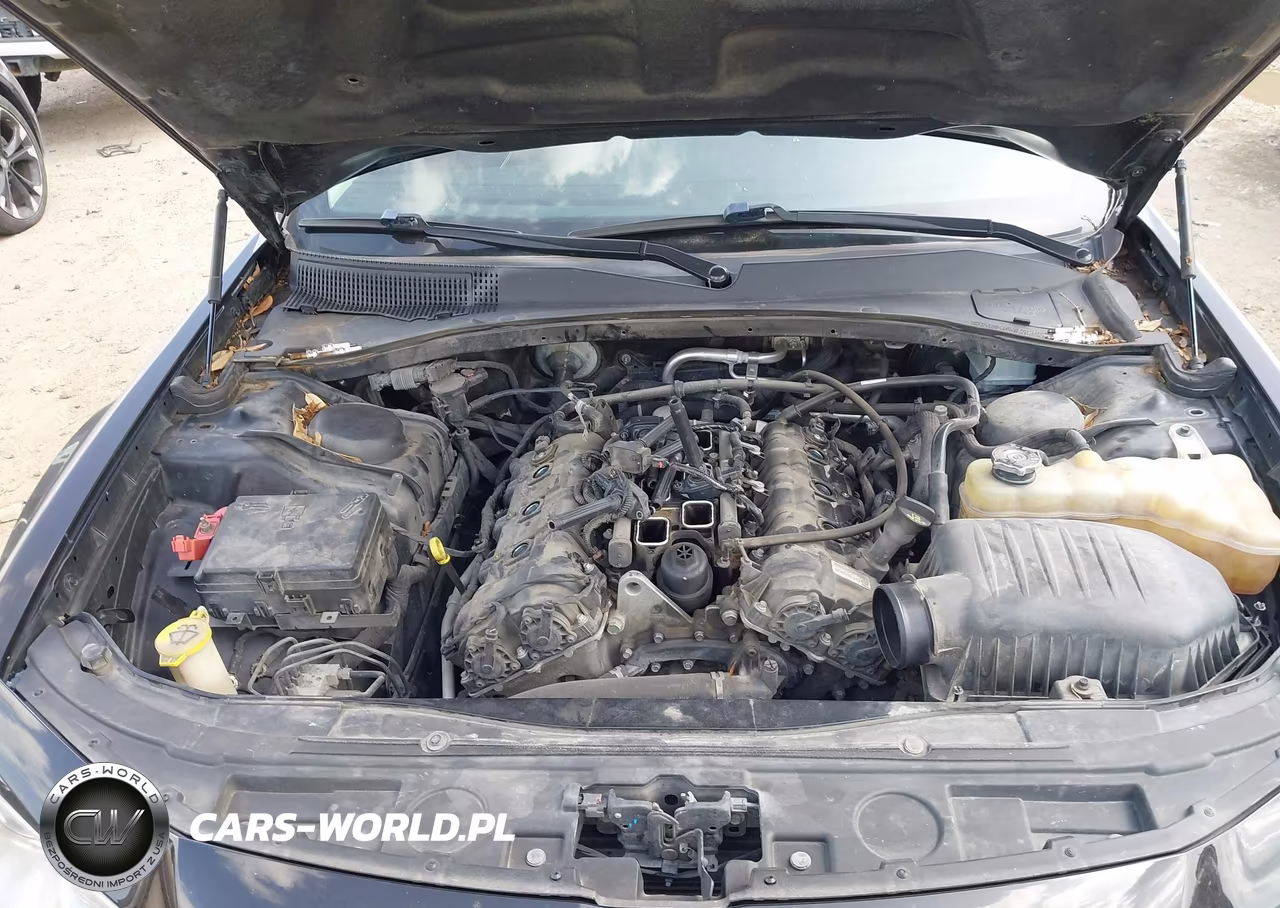 2018 Chrysler 300 Touring VIN:2C3CCAAG9JH331991 - 10