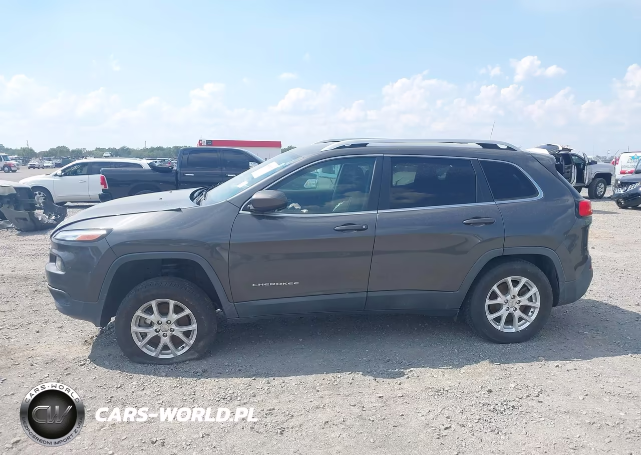 2017 Jeep Cherokee Latitude 4X4 VIN:1C4PJMCB4HW537673 - 14