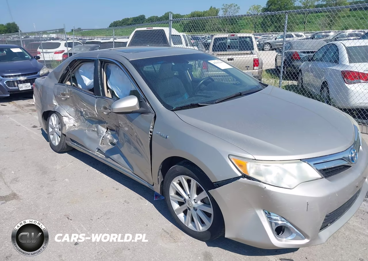2014 Toyota Camry Hybrid Xle