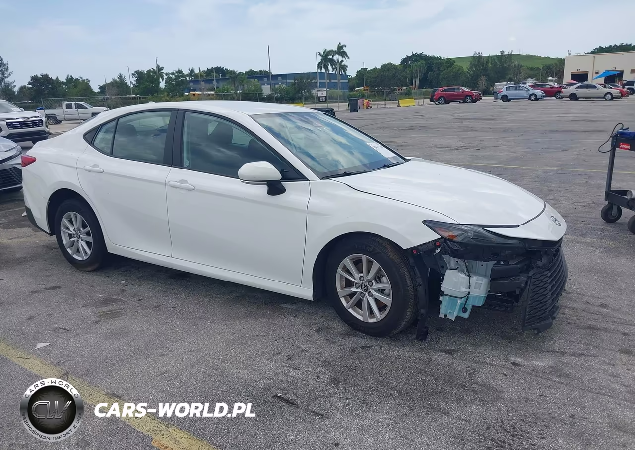 2026 Toyota Camry Le – zdjęcie 1 z 18