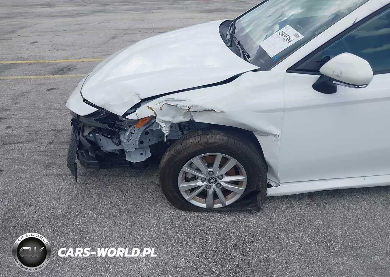 2026 Toyota Camry Le VIN:4T1DAACK5TU253938 - 17