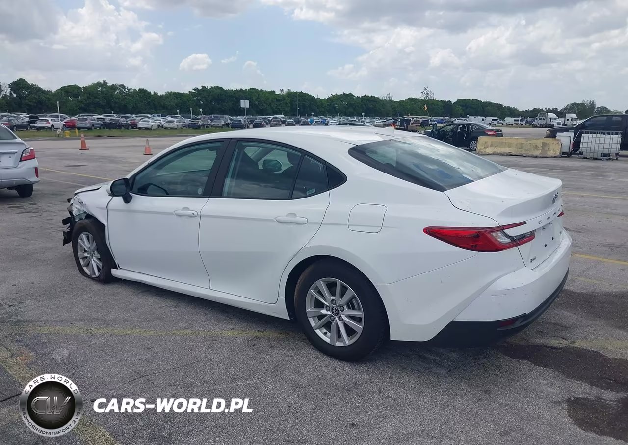 2026 Toyota Camry Le VIN:4T1DAACK5TU253938 - 3