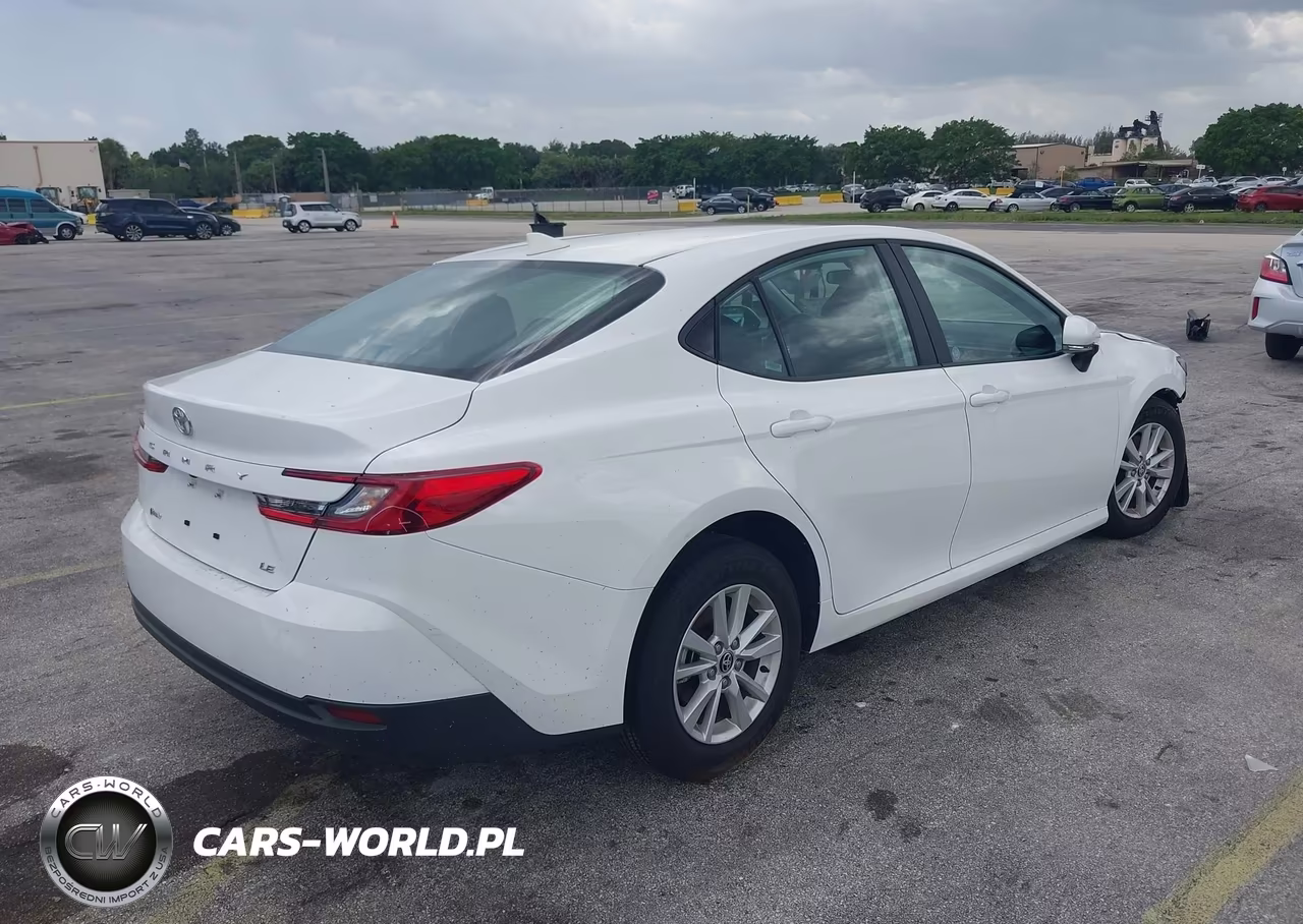 2026 Toyota Camry Le VIN:4T1DAACK5TU253938 - 4