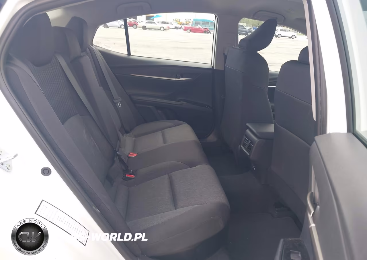 2026 Toyota Camry Le VIN:4T1DAACK5TU253938 - 8