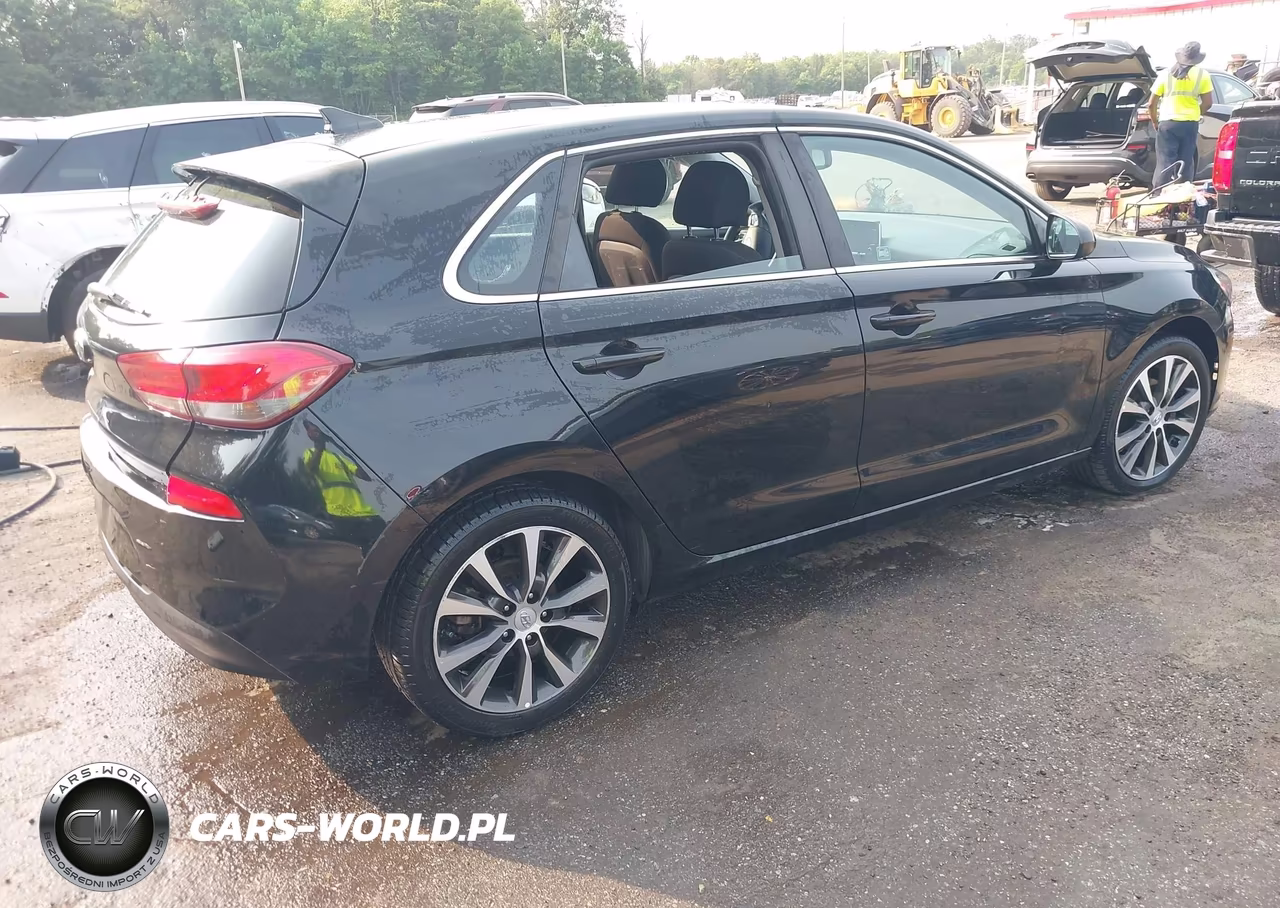 2018 Hyundai Elantra Gt VIN:KMHH35LE7JU077310 - 4