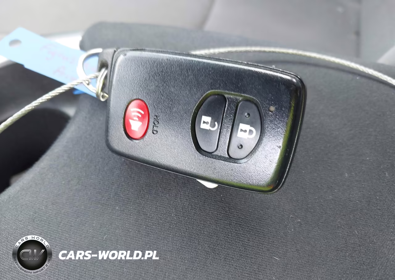 2012 Toyota Prius Two VIN:JTDKN3DU2C5375422 - 11