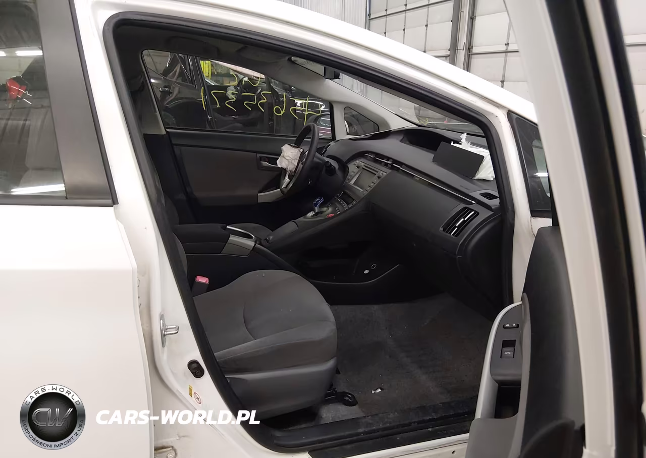 2012 Toyota Prius Two VIN:JTDKN3DU2C5375422 - 5