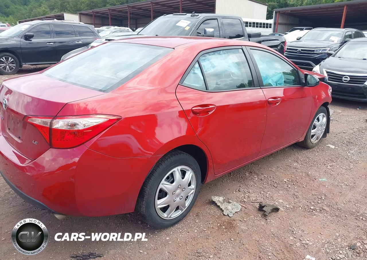 2017 Toyota Corolla Le VIN:5YFBURHE6HP682076 - 4