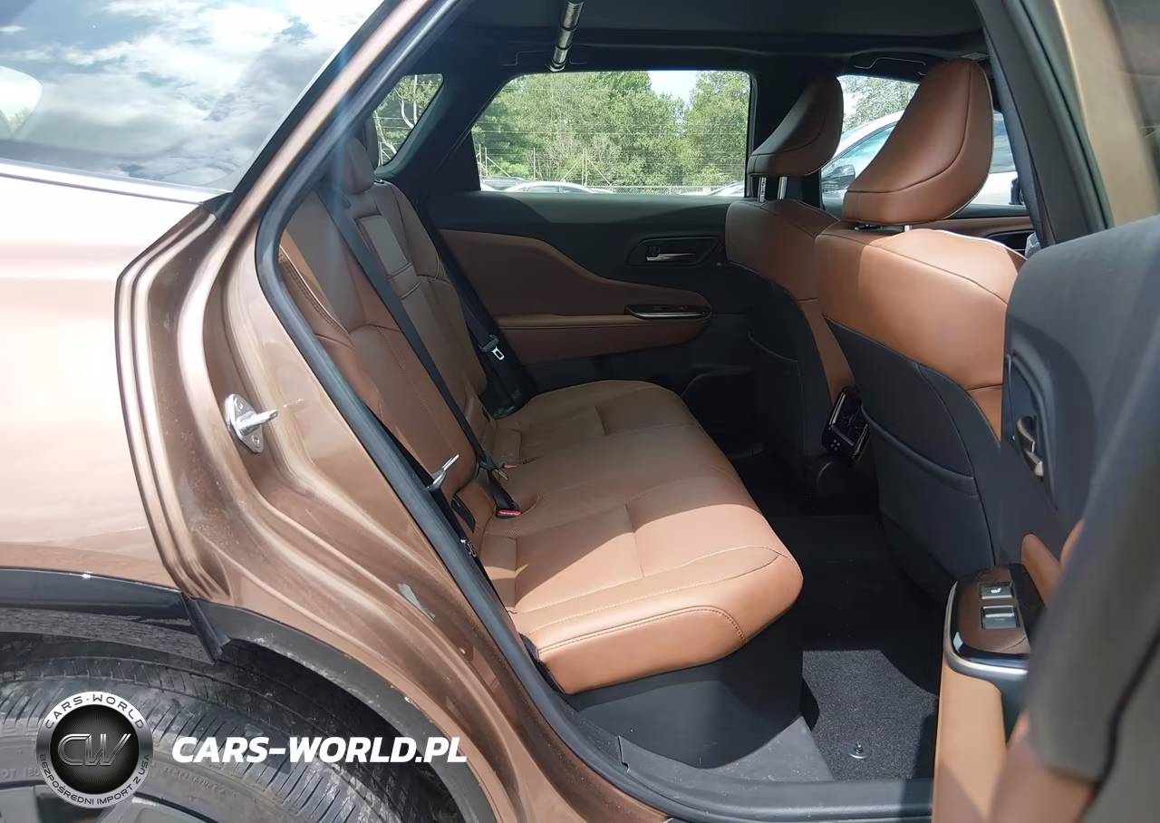 2025 Toyota Crown Signia Limited VIN:JTDACAAJ0S3003345 - 8