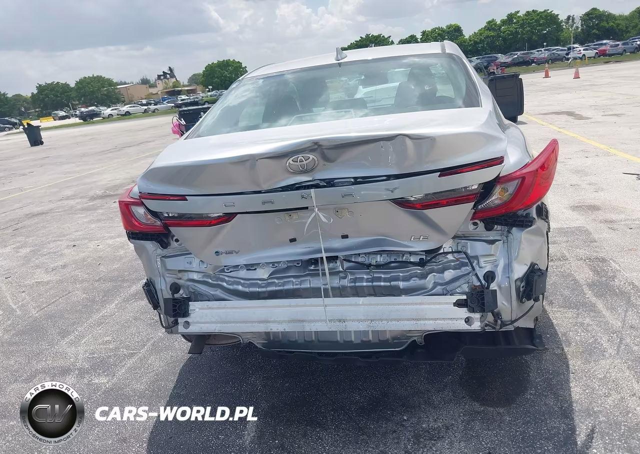 2025 Toyota Camry Le VIN:4T1DAACK7SU553866 - 17