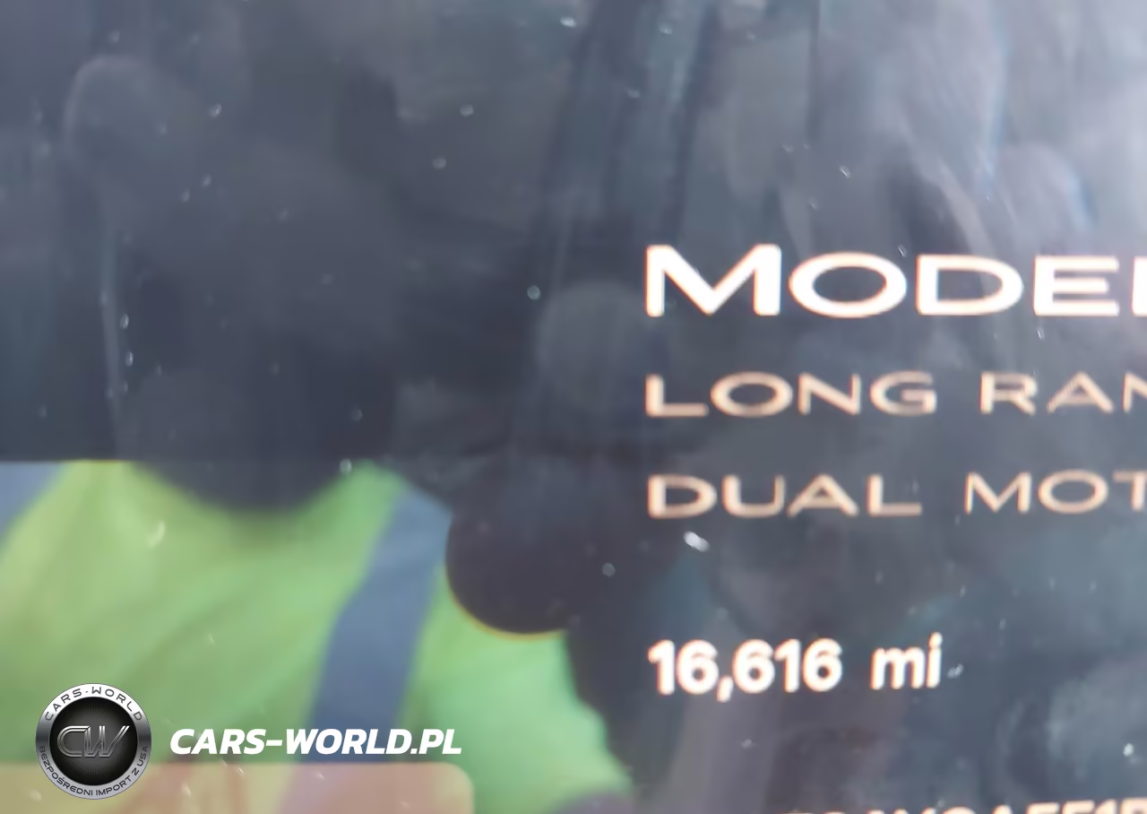 2024 Tesla Model Y Long Range Dual Motor All-Wheel Drive VIN:7SAYGAEE1RF204462 - 15