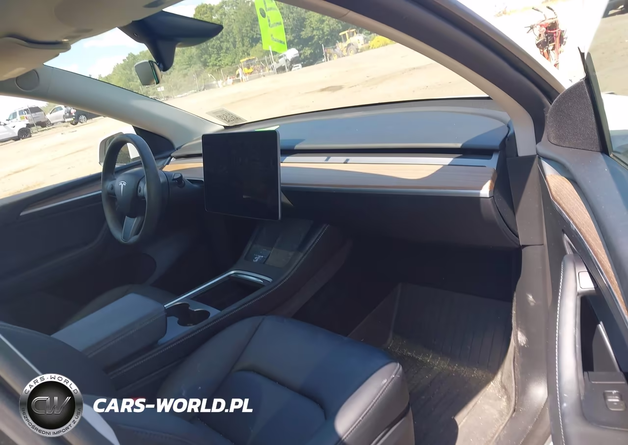 2024 Tesla Model Y Long Range Dual Motor All-Wheel Drive VIN:7SAYGAEE1RF204462 - 5
