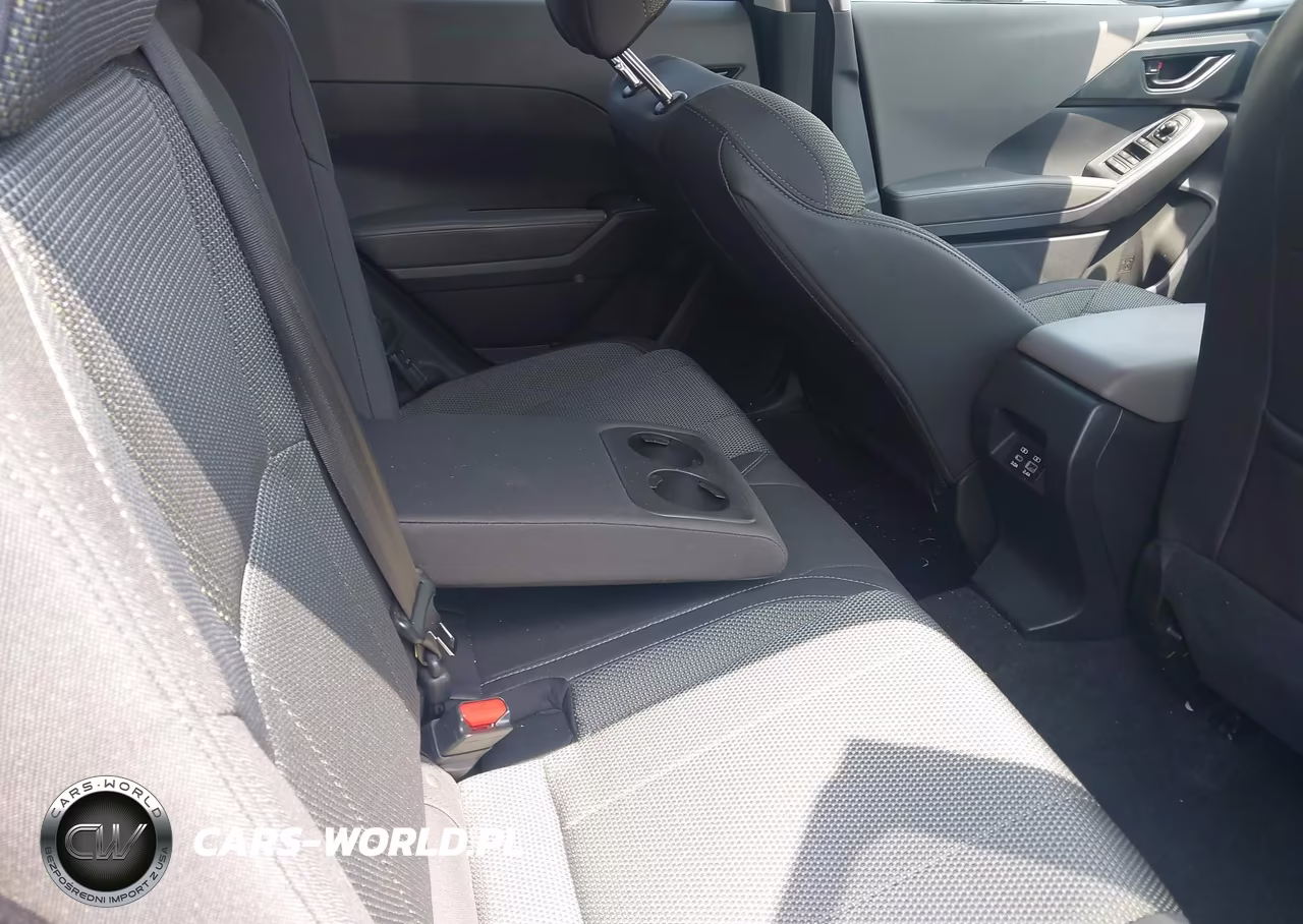 2024 Subaru Crosstrek Premium VIN:JF2GUADC3R8287783 - 8