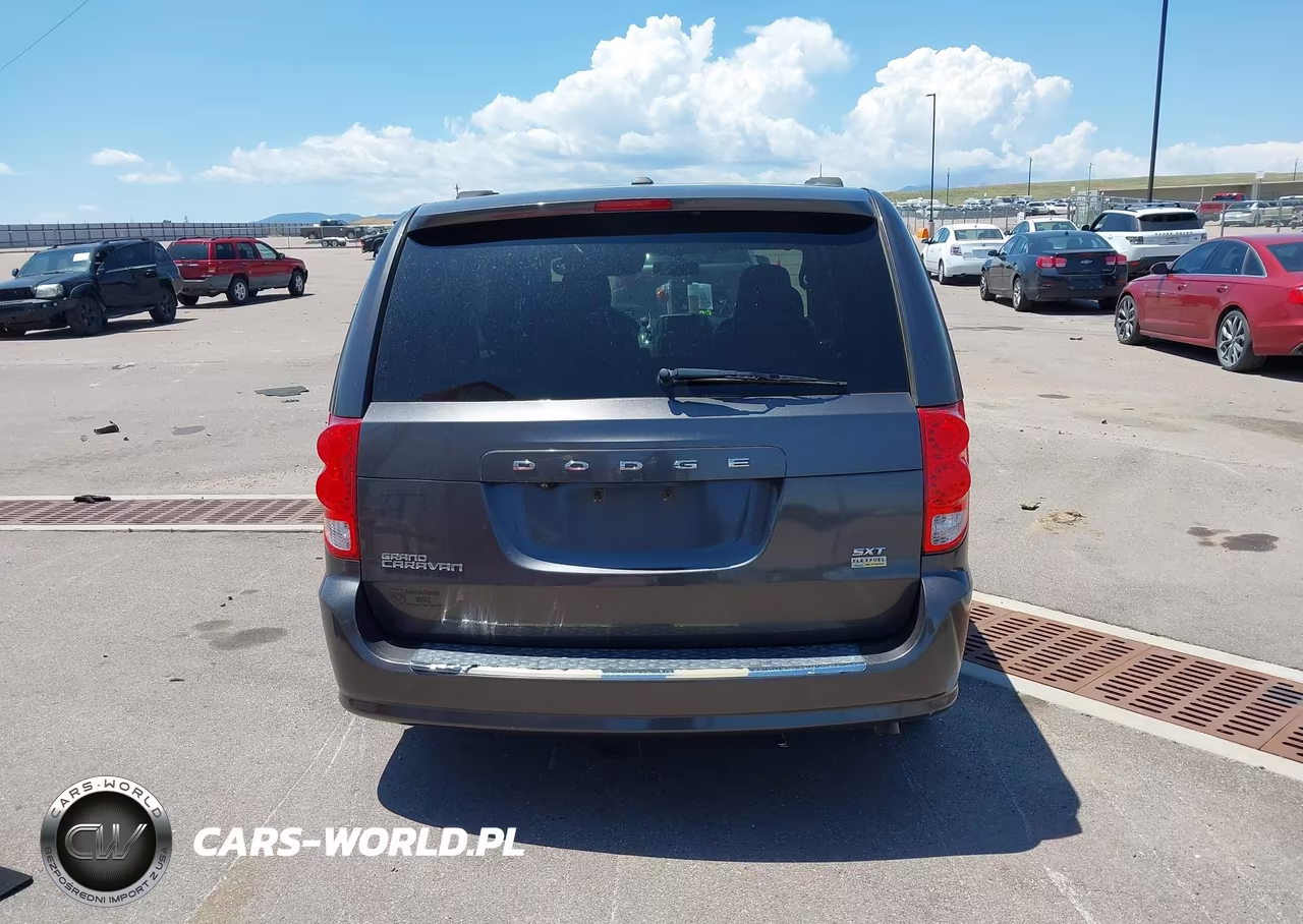 2018 Dodge Grand Caravan Sxt VIN:2C4RDGCG9JR248848 - 17