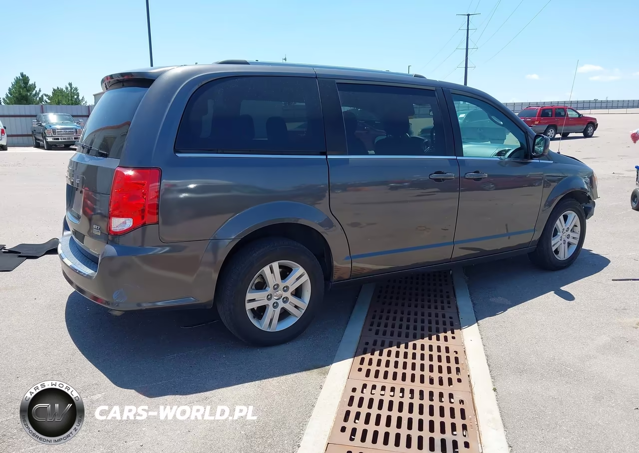 2018 Dodge Grand Caravan Sxt VIN:2C4RDGCG9JR248848 - 4