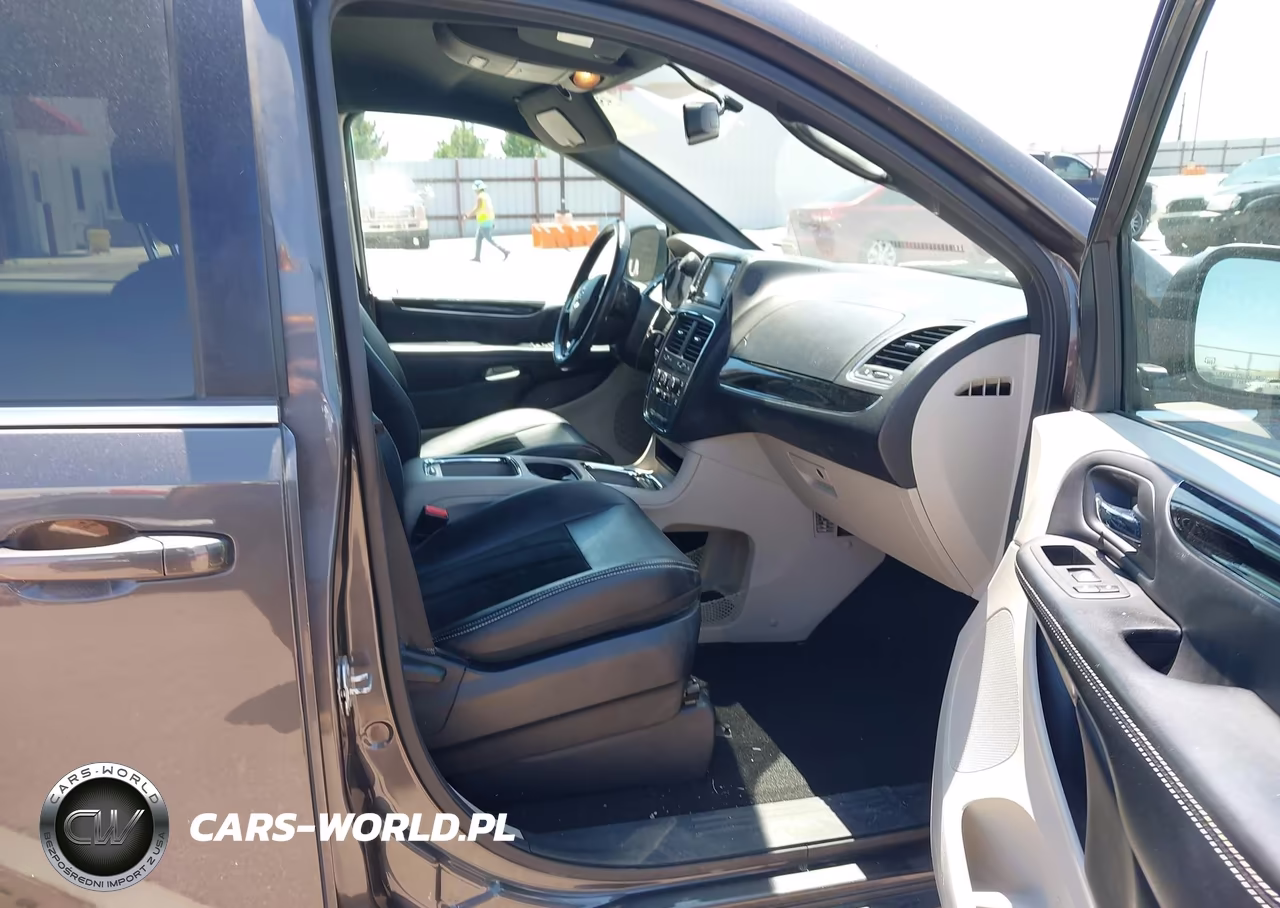 2018 Dodge Grand Caravan Sxt VIN:2C4RDGCG9JR248848 - 5