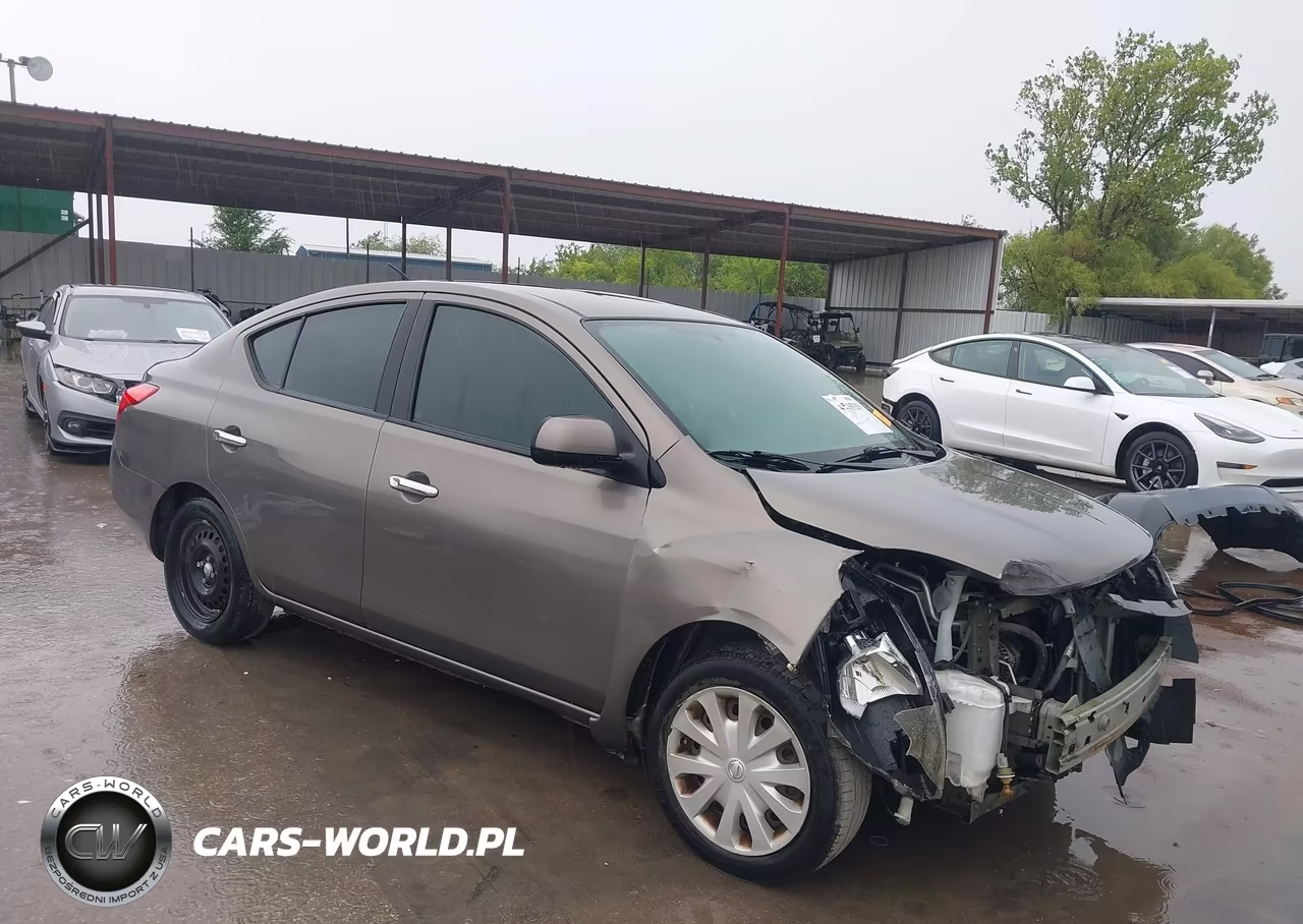 2012 Nissan Versa 1.6 Sv