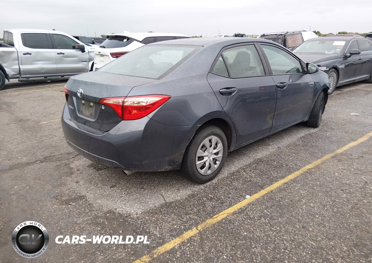 2017 Toyota Corolla L VIN:5YFBURHE1HP696502 - 4