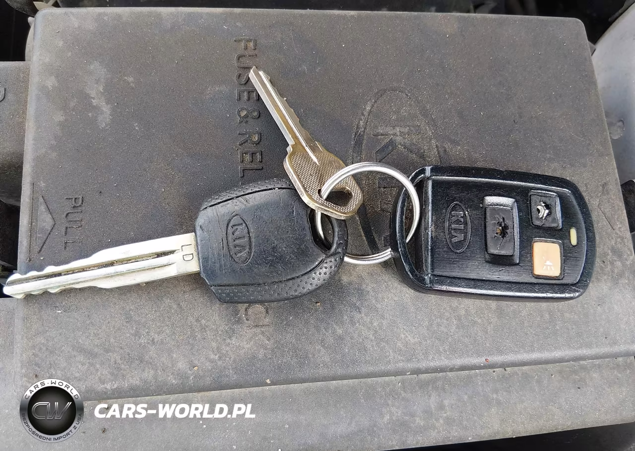 2005 Kia Spectra5 VIN:KNAFE161855070533 - 11