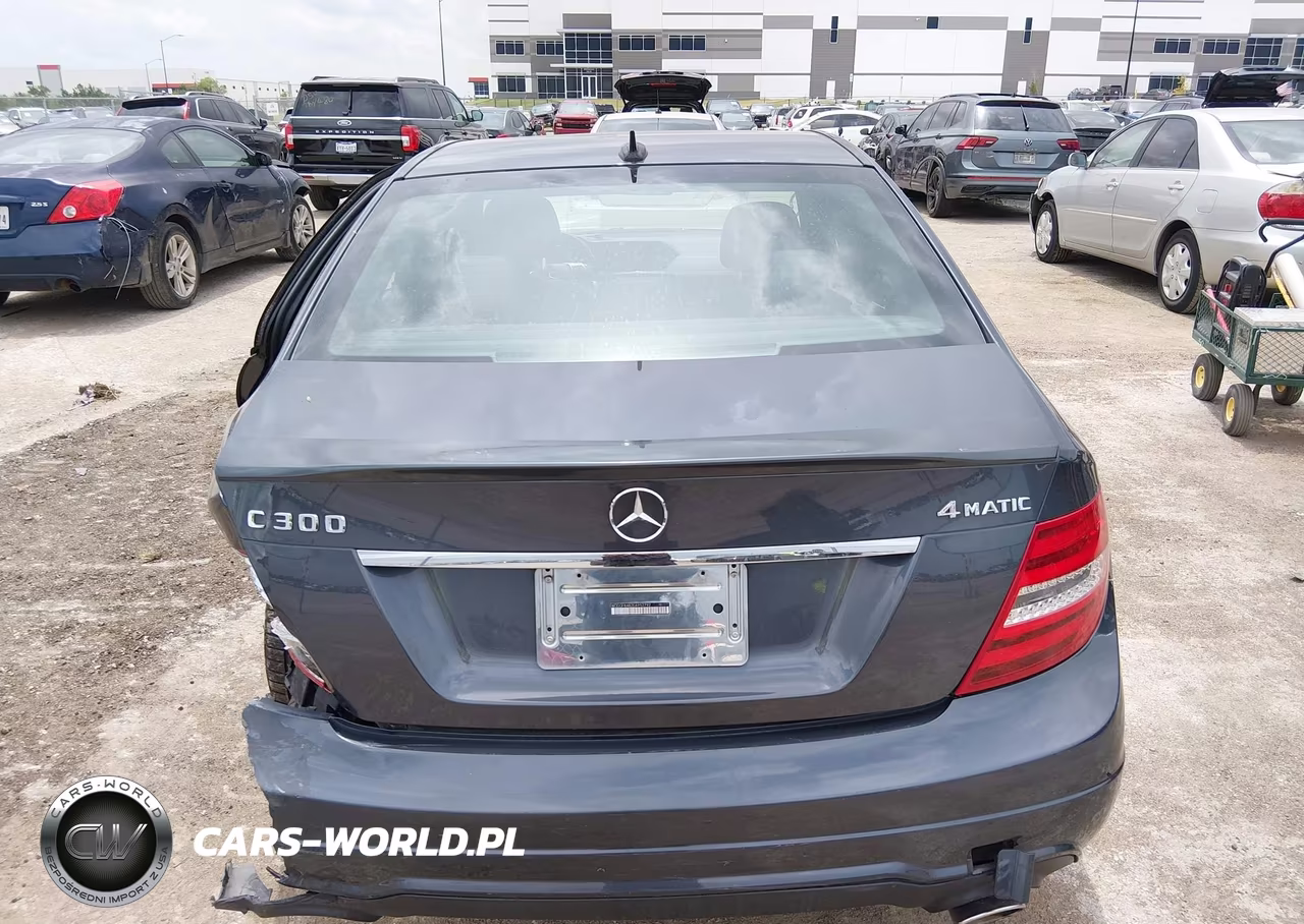 2014 Mercedes-Benz C 300 Sport 4Matic VIN:WDDGF8AB2EA952792 - 16