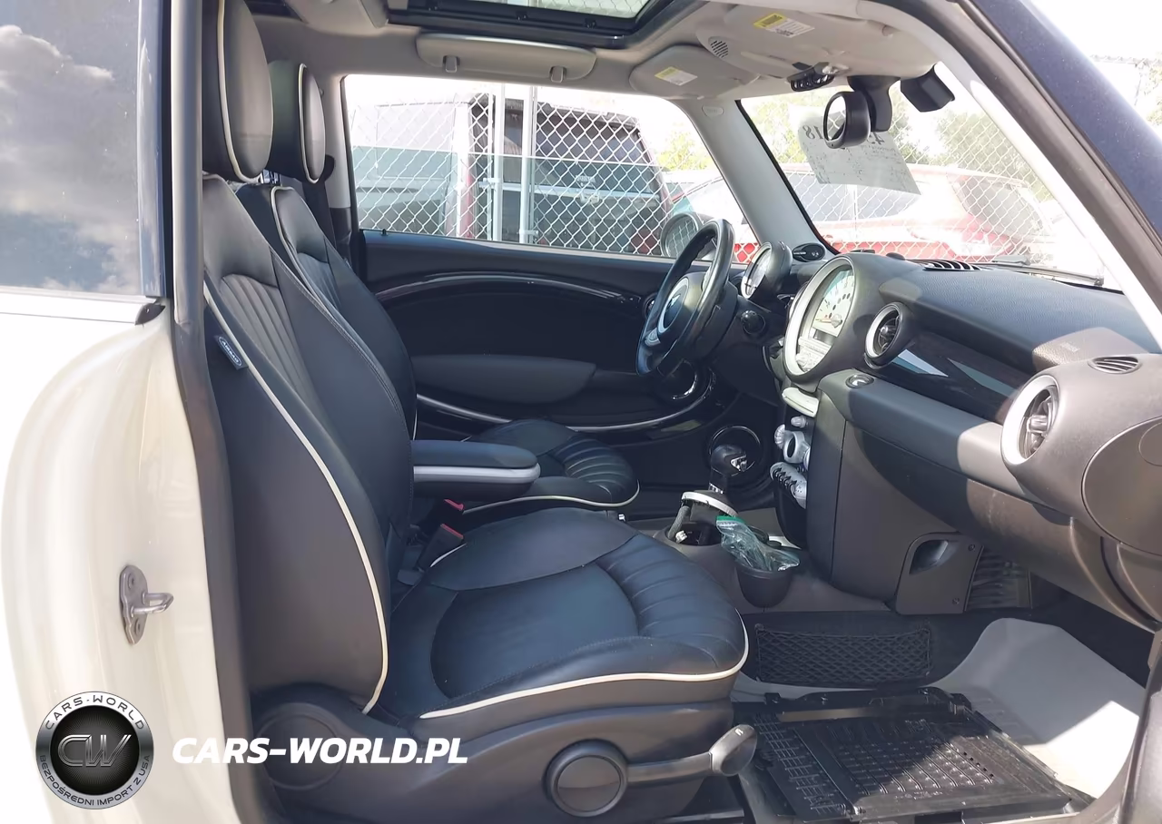 2010 Mini Cooper VIN:WMWMF3C55ATZ65183 - 5