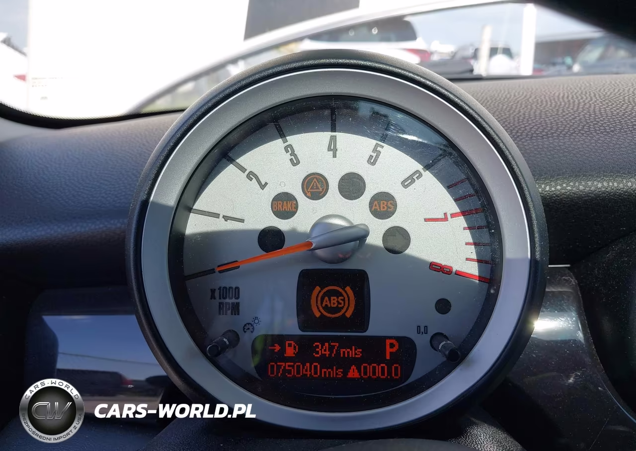 2010 Mini Cooper VIN:WMWMF3C55ATZ65183 - 7