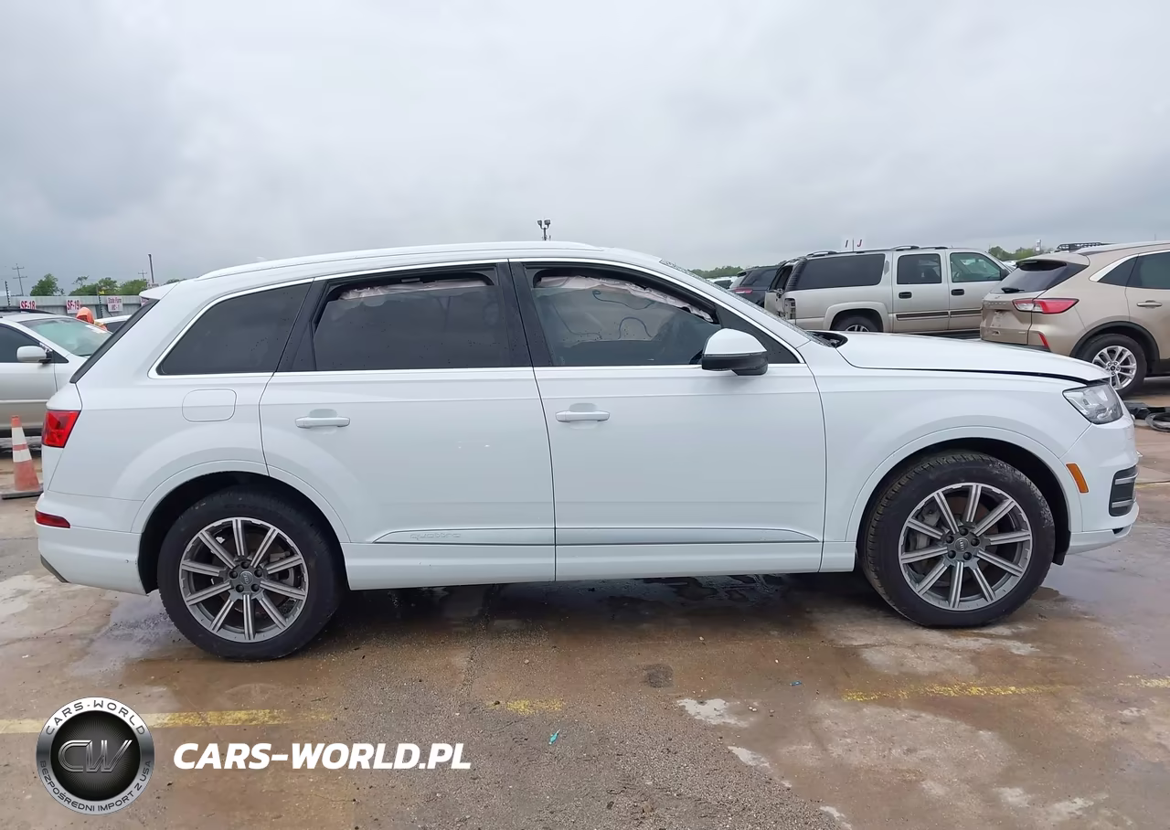 2018 Audi Q7 3.0T Premium VIN:WA1LAAF70JD049921 - 14
