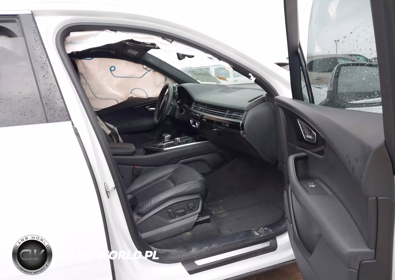 2018 Audi Q7 3.0T Premium VIN:WA1LAAF70JD049921 - 5