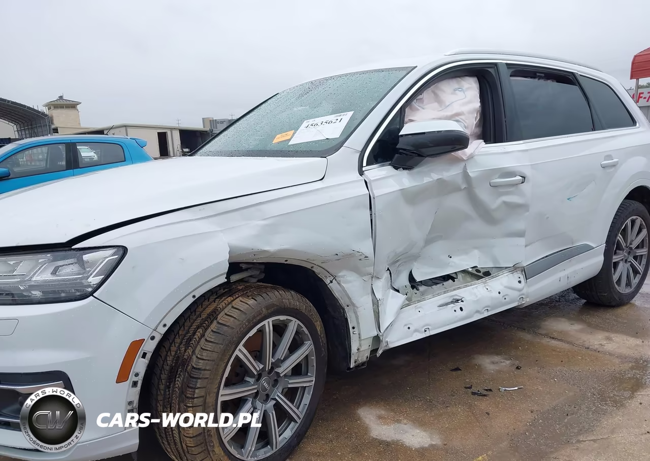 2018 Audi Q7 3.0T Premium VIN:WA1LAAF70JD049921 - 6