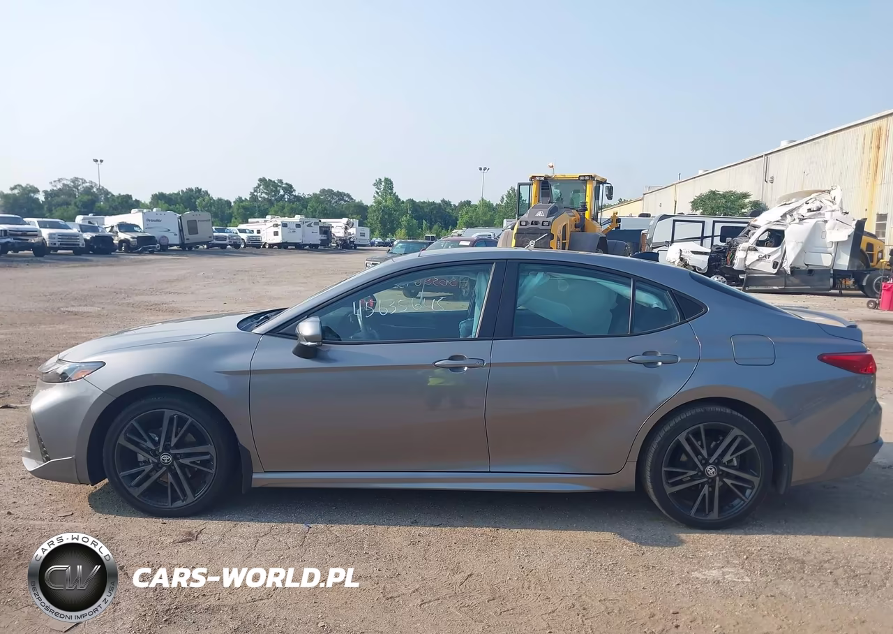 2025 Toyota Camry Xse VIN:4T1DBADK1SU515643 - 14