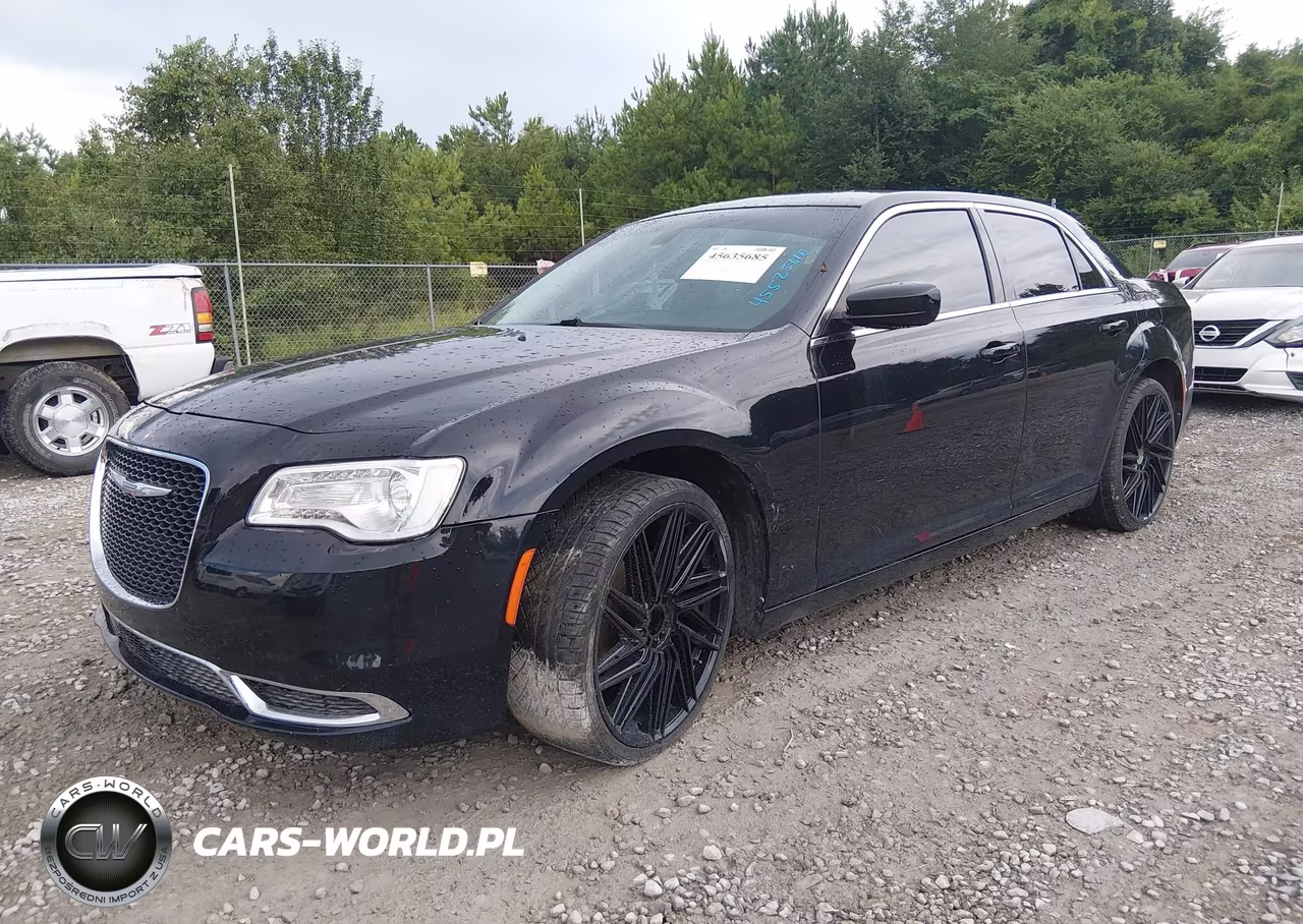 2018 Chrysler 300 Touring L VIN:2C3CCAAG8JH209042 - 2