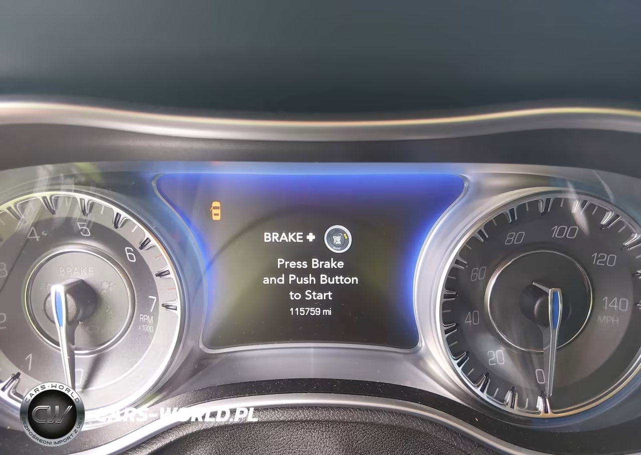 2018 Chrysler 300 Touring L VIN:2C3CCAAG8JH209042 - 7